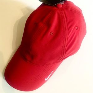 NWT Nike Golf Dri-Fit Stay Cool Anti Sweat Red Cap Hat Adult Unisex OSFA.
